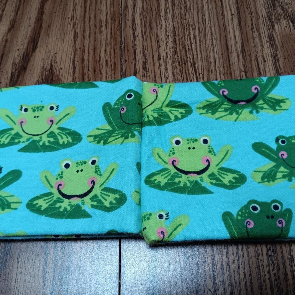 #504 TWO Flannel Fat Quarters Large Green Frog NEW